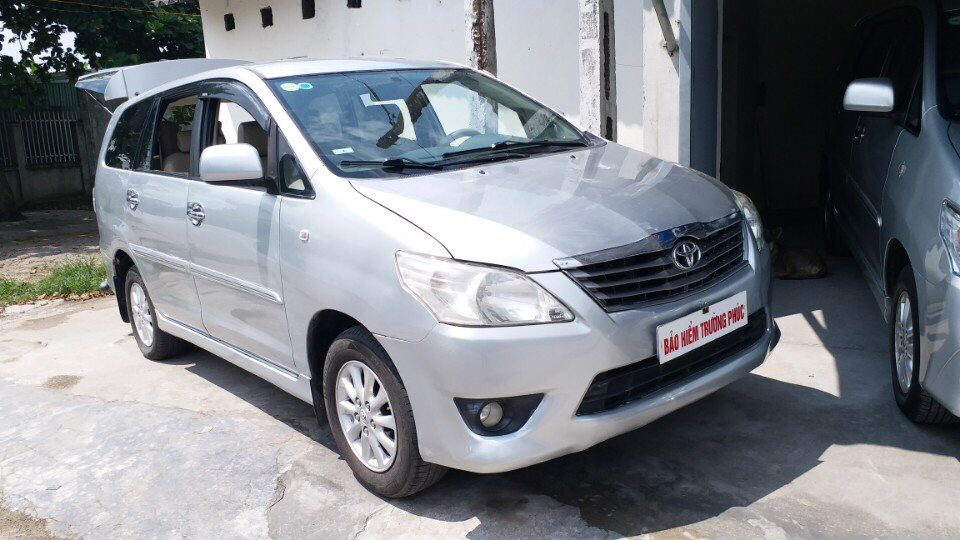 Toyota Innova 2.0 2012 - Cần cho ra đi em Toyota Innova 2012 số tự động