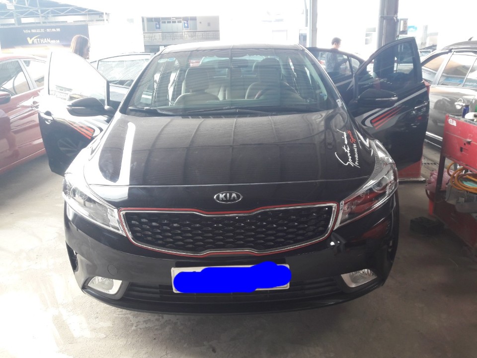 Kia Cerato 1.6MT 2016 - Bán ô tô Kia Cerato 1.6MT sản xuất 2016, màu đen, giá tốt