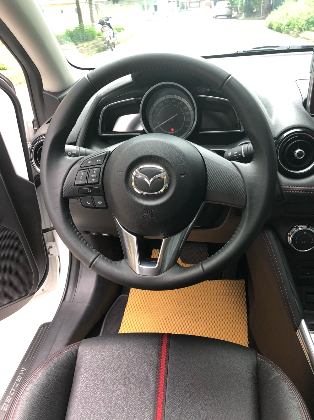 Mazda 2 1.5 2018 - Xe Mazda 2 1.5 tự động 2018, sử dụng 20 ngày