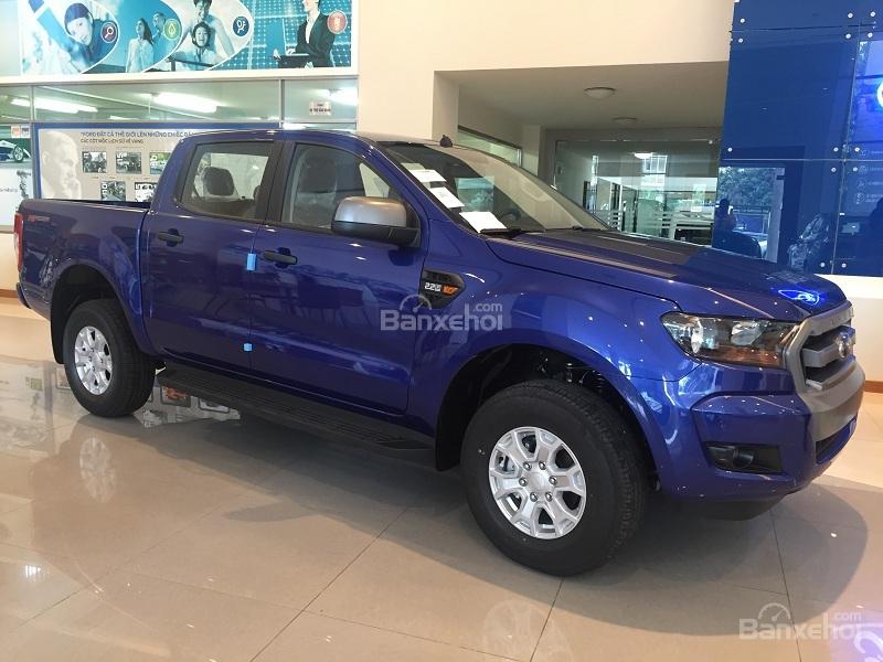 Ford Ranger XLS 2.2AT 2018 - Quảng Ninh ford Bán Ford Ranger XLS 2.2AT, 1 cầu, số tự động mới 100%, sản xuất 2018, màu xanh Cửu Long. L/H 0974286009