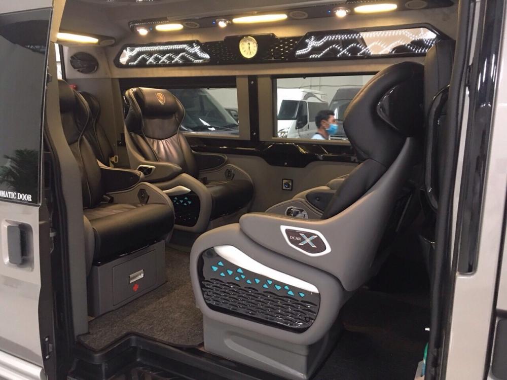 Ford Transit Dcar Limousine 2018 - Bán xe Ford Transit Dcar Limousine đời 2018, màu đen
