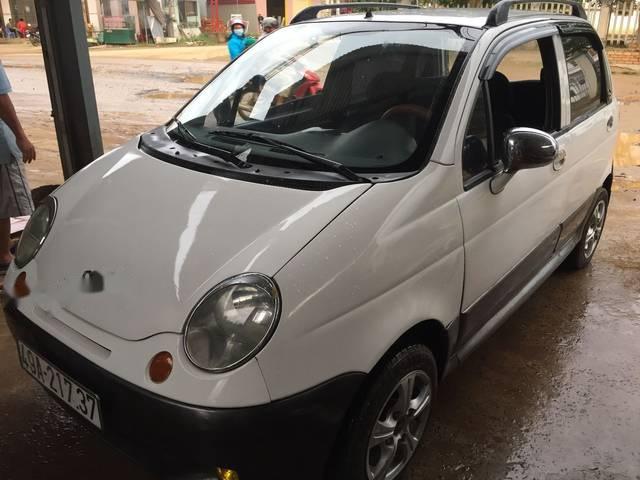 Daewoo Matiz SE 2005 - Cần bán lại xe Daewoo Matiz SE năm sản xuất 2005, màu trắng xe gia đình, 87tr