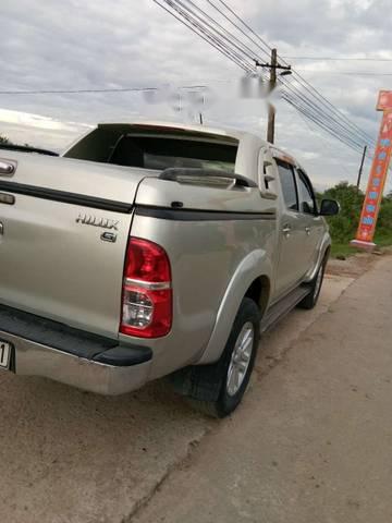 Toyota Hilux   2011 - Cần bán lại xe Toyota Hilux năm 2011, màu bạc, số sàn, giá chỉ 470 triệu