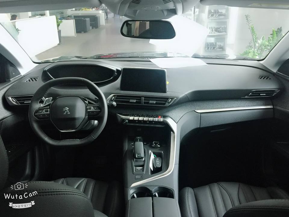 Peugeot 5008 2018 - Bán Peugeot 5008 2018, màu đen