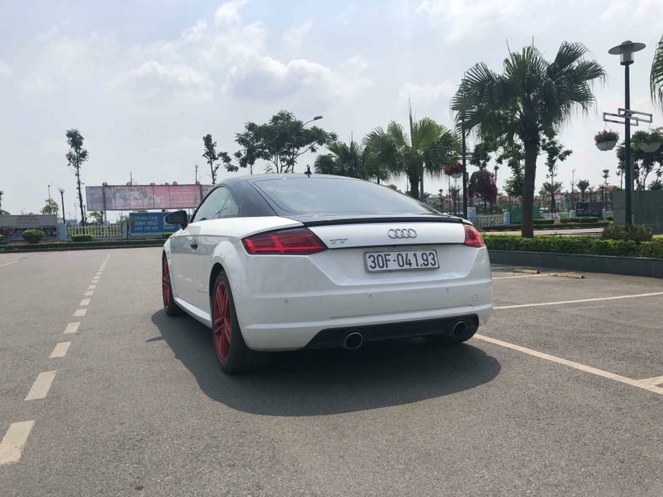 Audi TT 2016 - Bán xe Audi TT sản xuất năm 2016, màu trắng, xe nhập như mới