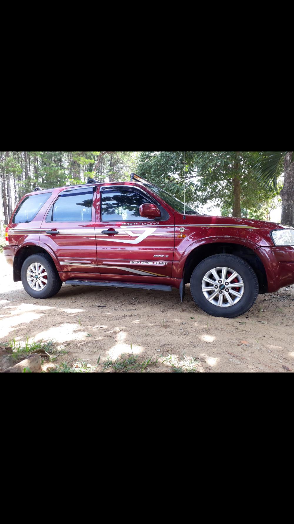 Ford Escape 2.0 2003 - Bán xe Ford Escape 2.0 đời 2003, màu đỏ mới 95%, giá 230tr