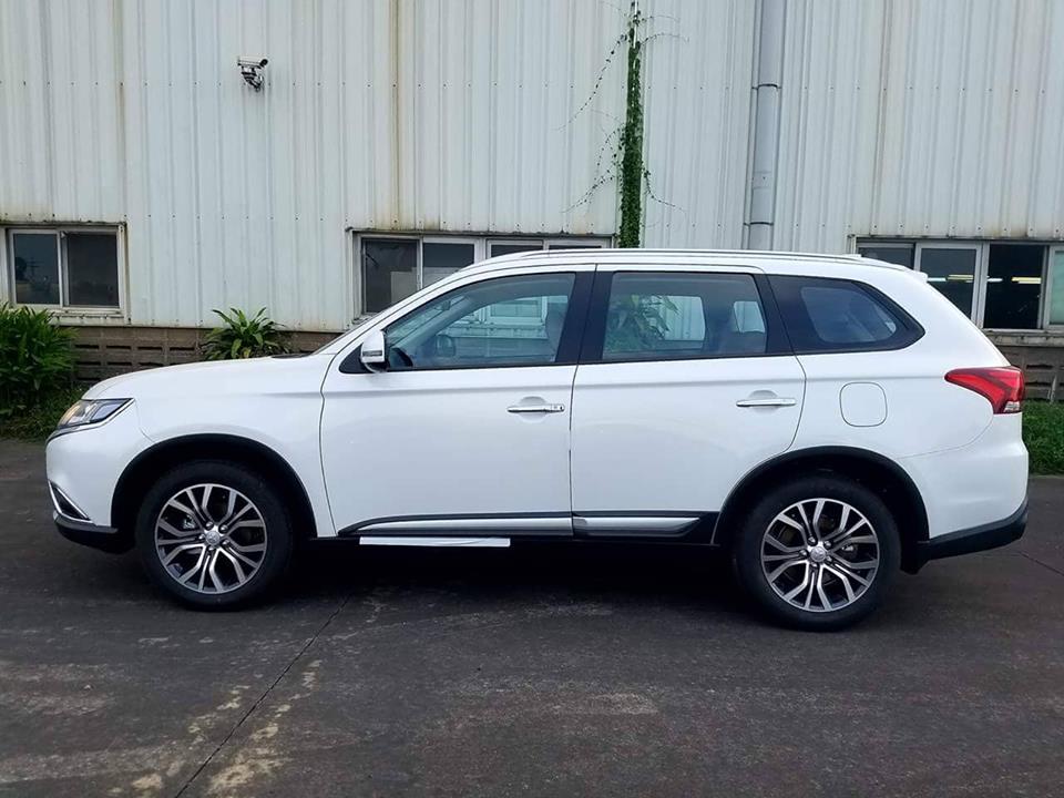 Mitsubishi Outlander CVT 2.0  2018 - Bán Mitsubishi Outlander 2.0 CVT 2018, màu trắng, giá tốt nhất, xe giao ngay