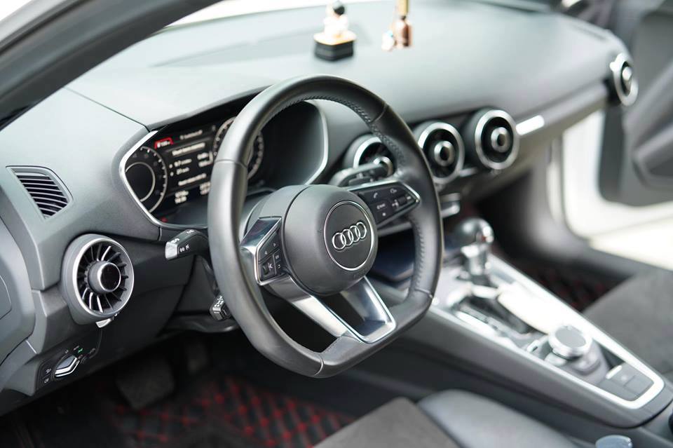 Audi TT 2015 - Bán Audi TT năm sản xuất 2015, màu trắng, nhập khẩu nguyên chiếc