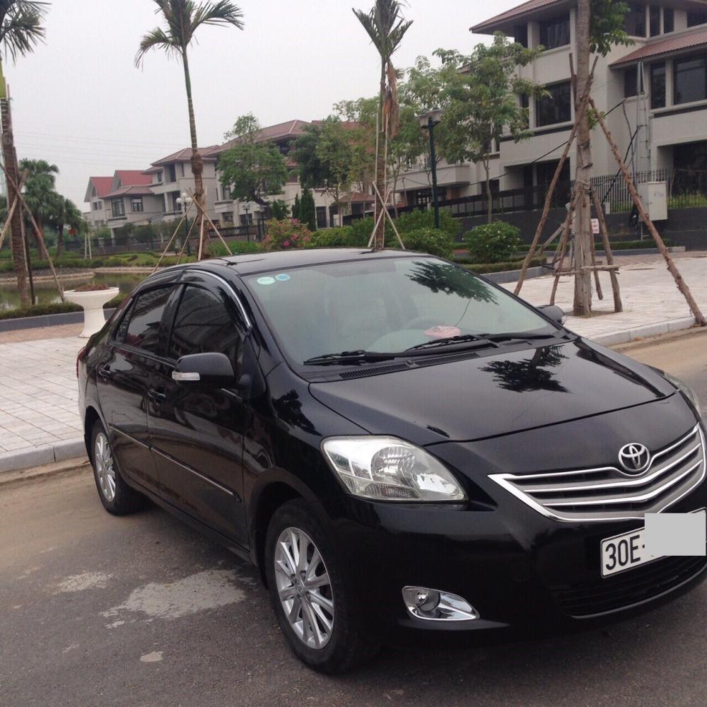 Toyota Vios E 2010 - Gia đình cần bán gấp chiếc Toyota Vios E 2010, màu đen, chính chủ, số sàn