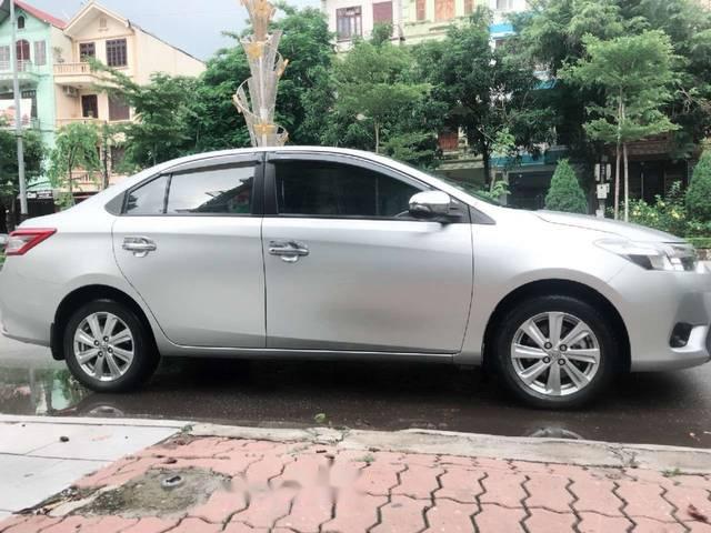 Toyota Vios   2015 - Bán Toyota Vios năm 2015, màu bạc số sàn 