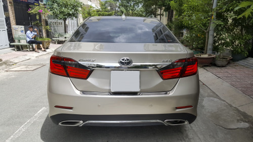 Toyota Camry   AT  2016 - Cần bán Toyota Camry AT sản xuất năm 2016, màu vàng  