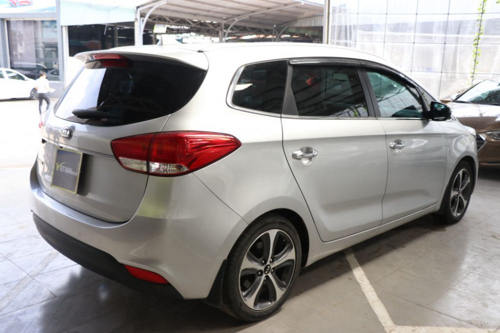 Kia Rondo 2.0AT 2015 - Bán xe Kia Rondo 2.0AT năm 2015, màu bạc, 566 triệu