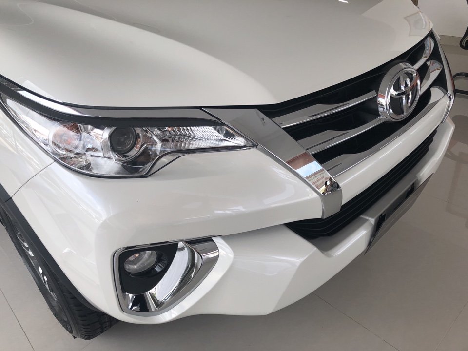 Toyota Fortuner  2.4G (4x2) MT 2018 - Bán Toyota Fortuner G đời 2018, màu trắng, nhập khẩu nguyên chiếc