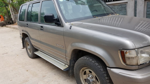 Isuzu Trooper   3.2 MT  2001 - Cần bán xe Isuzu Trooper 3.2 MT đời 2001