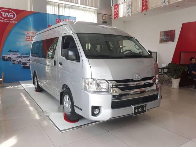 Toyota Hiace 3.0 MT 2018 - Bán Toyota Hiace 3.0 MT đời 2018, màu bạc, xe nhập, giá chỉ 999 triệu