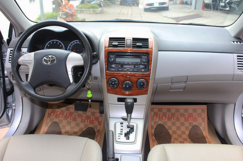 Toyota Corolla  XLi 1.6 2010 - Bán xe Toyota Corolla XLi 1.6 2011, màu bạc