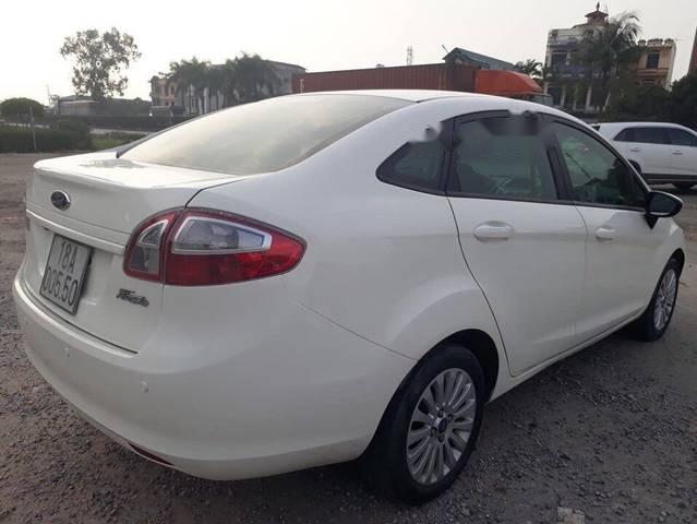 Ford Fiesta 2011 - Bán Ford Fiesta năm sản xuất 2011, màu trắng giá cạnh tranh