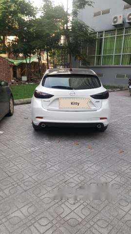 Mazda 3 2017 - Cần bán xe Mazda 3 đời 2017, màu trắng xe gia đình