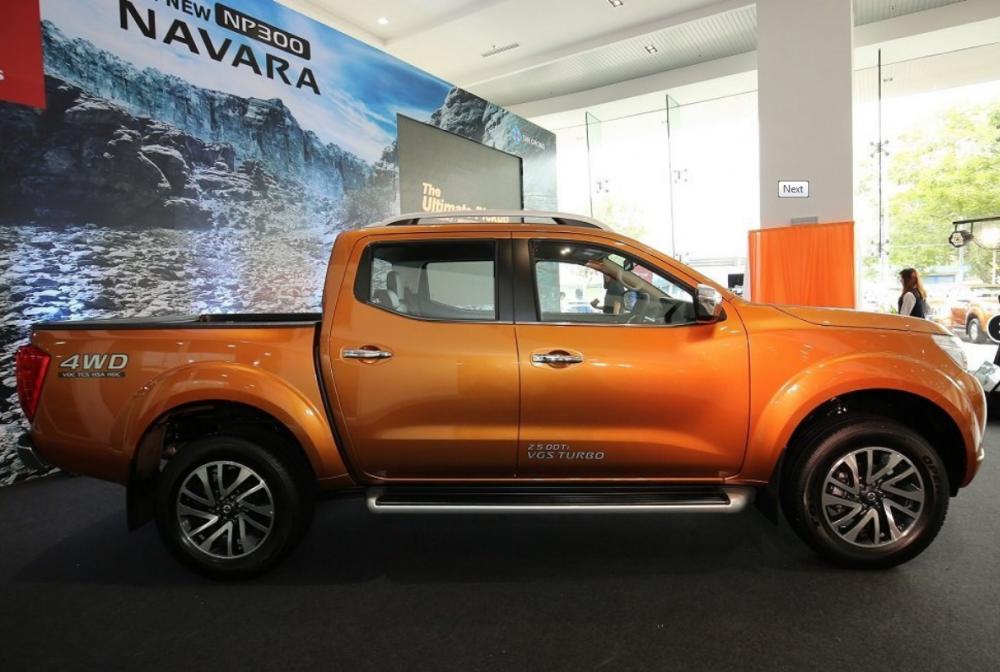 Nissan Navara VL 2018 - Bán xe Nissan Navara VL năm sản xuất 2018, màu cam, nhập khẩu, 785 triệu