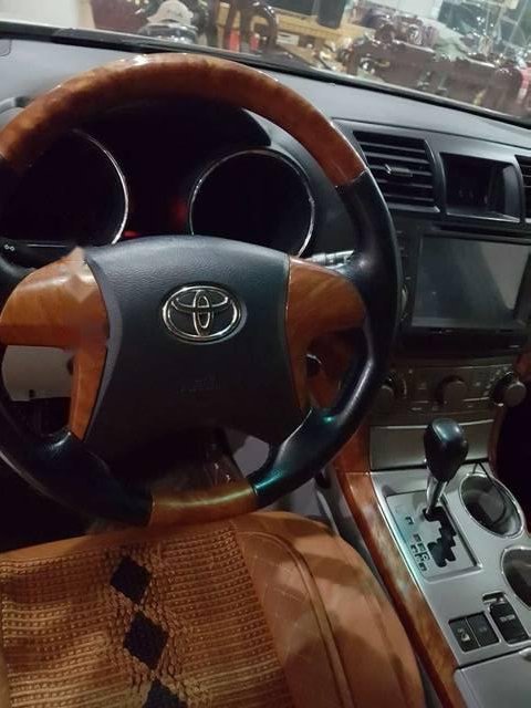 Toyota Highlander 2007 - Cần bán gấp Toyota Highlander đời 2007, màu bạc, nhập khẩu xe gia đình 