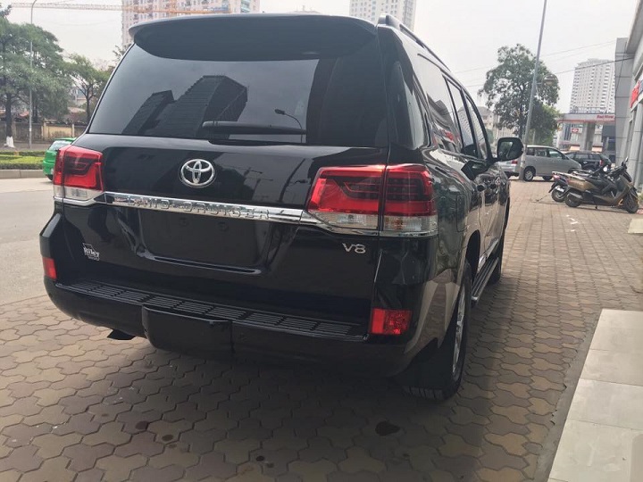 Toyota Land Cruiser 5.7 V8 2017 - Bán Toyota Land Cruiser 5.7 V8, giao ngay, xe mới nhập khẩu Mỹ