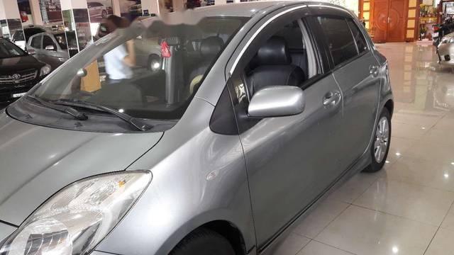 Toyota Yaris 2010 - Bán Toyota Yaris sản xuất năm 2010, màu xám  