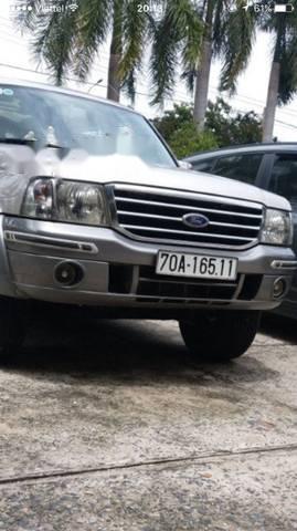 Ford Everest   2005 - Cần bán Ford Everest năm sản xuất 2005, màu bạc xe gia đình