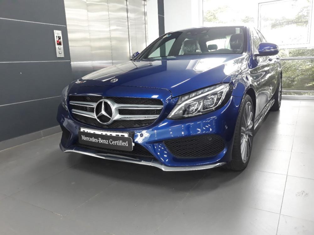 Mercedes-Benz C class C300 AMG 2017 - Bán Mercedes-Benz C300 AMG 2018, hỗ trợ 8% thuế trước bạ