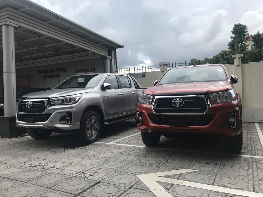 Toyota Hilux 2.4E AT 2018 - Bán Hilux 2.4E AT đủ màu, liên hệ: 0988.876.993 giao ngay