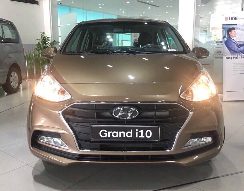 Hyundai Grand i10 2018 - Bán Grand I10 Sedan số sàn, màu nâu, xe có sẵn giao ngay trong tháng