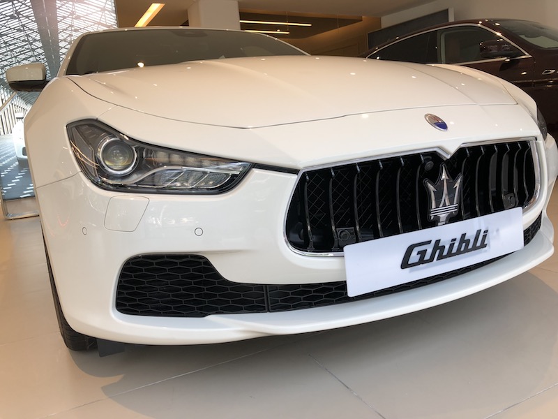 Maserati Ghibli 2018 - Bán xe Maserati Ghibli màu trắng, nhập khẩu, mới 100% từ Ý, chính hãng giá tốt nhất