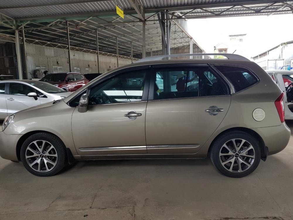 Kia Carens S 2.0MT 2015 - Bán xe Kia Carens S 2.0MT, số sàn, bản đủ, đời 2015, biển SG, xe còn rất đẹp