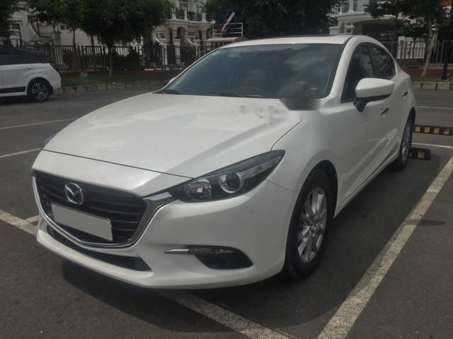 Mazda 3 FL 2017 - Cần bán gấp Mazda 3 FL 2017, màu trắng, số tự động, giá tốt