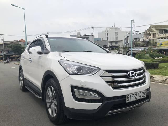 Hyundai Santa Fe 2016 - Cần bán xe Hyundai Santa Fe đời 2016, màu trắng 

