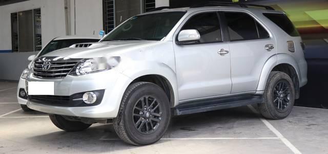 Toyota Fortuner G 2.5MT 2016 - Bán Toyota Fortuner G 2.5MT 2016, màu bạc số sàn, biển SG