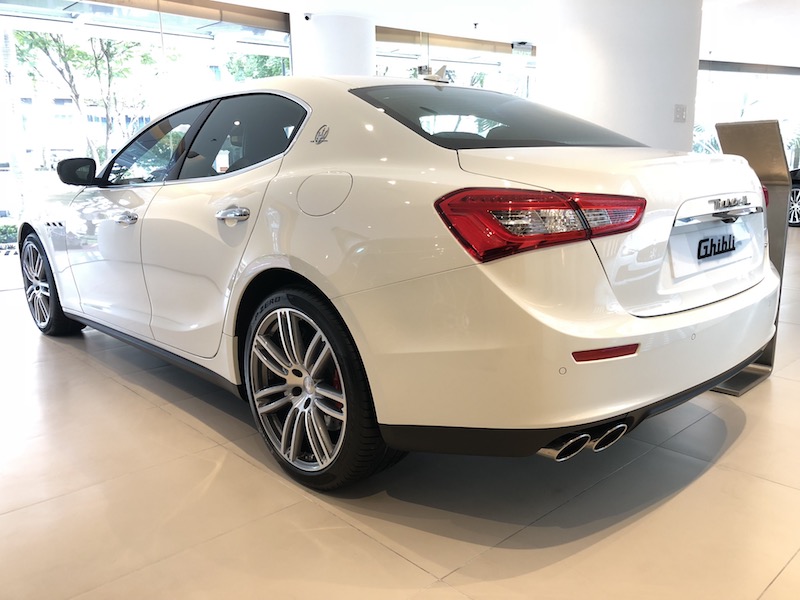 Maserati Ghibli 2018 - Bán xe Maserati Ghibli màu trắng, nhập khẩu, mới 100% từ Ý, chính hãng giá tốt nhất