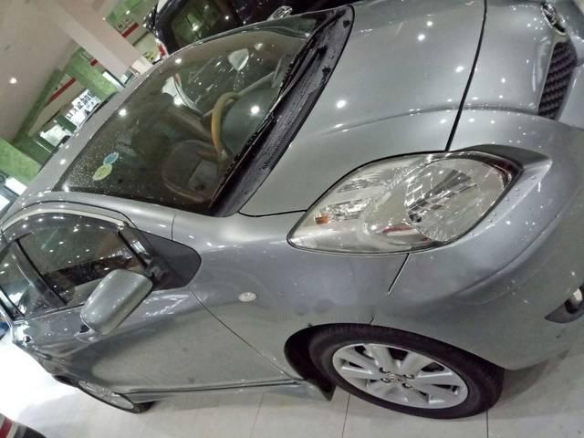 Toyota Yaris   2010 - Cần bán Toyota Yaris đời 2010, màu xám số tự động