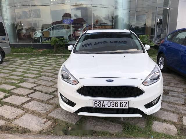 Ford Focus   2015 - Cần bán Ford Focus đời 2015, màu trắng, giá cạnh tranh