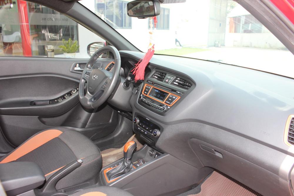 Hyundai i20 Active AT 2015 - Bán ô tô Hyundai i20 Active đời 2015, màu đỏ, xe nhập