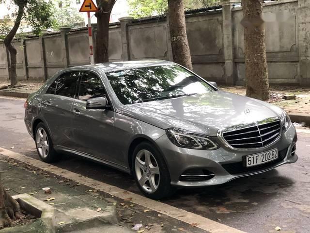 Mercedes-Benz E class  E200   2013 - Cần bán Mercedes E200 đời 2013, màu xám