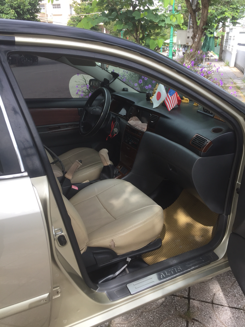 Toyota Corolla altis 2005 - Bán xe Toyota Corolla Altis đời 2005 màu vàng