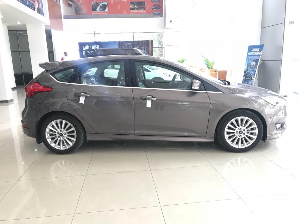 Ford Focus Sport 2018 - Bán Ford Focus Sport nâu hổ phách, có xe giao ngay, phụ kiện tùy chọn camera hành trình-BHVC-dán phim 3m