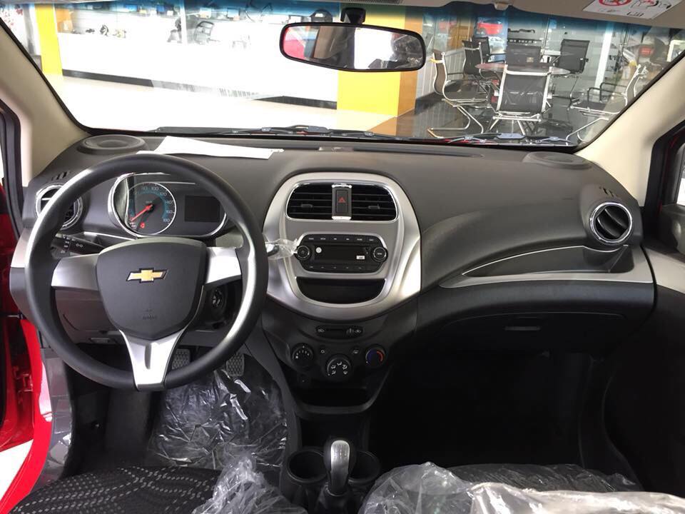 Chevrolet Spark LS 2018 - Bán ô tô Chevrolet Spark LS đời 2018 - mua ô tô chỉ với 60tr - rẻ như xe máy, mua ngay kẻo lỡ