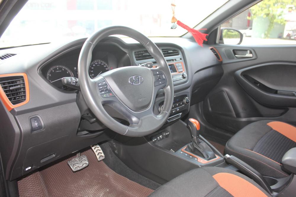 Hyundai i20 Active AT 2015 - Bán ô tô Hyundai i20 Active đời 2015, màu đỏ, xe nhập