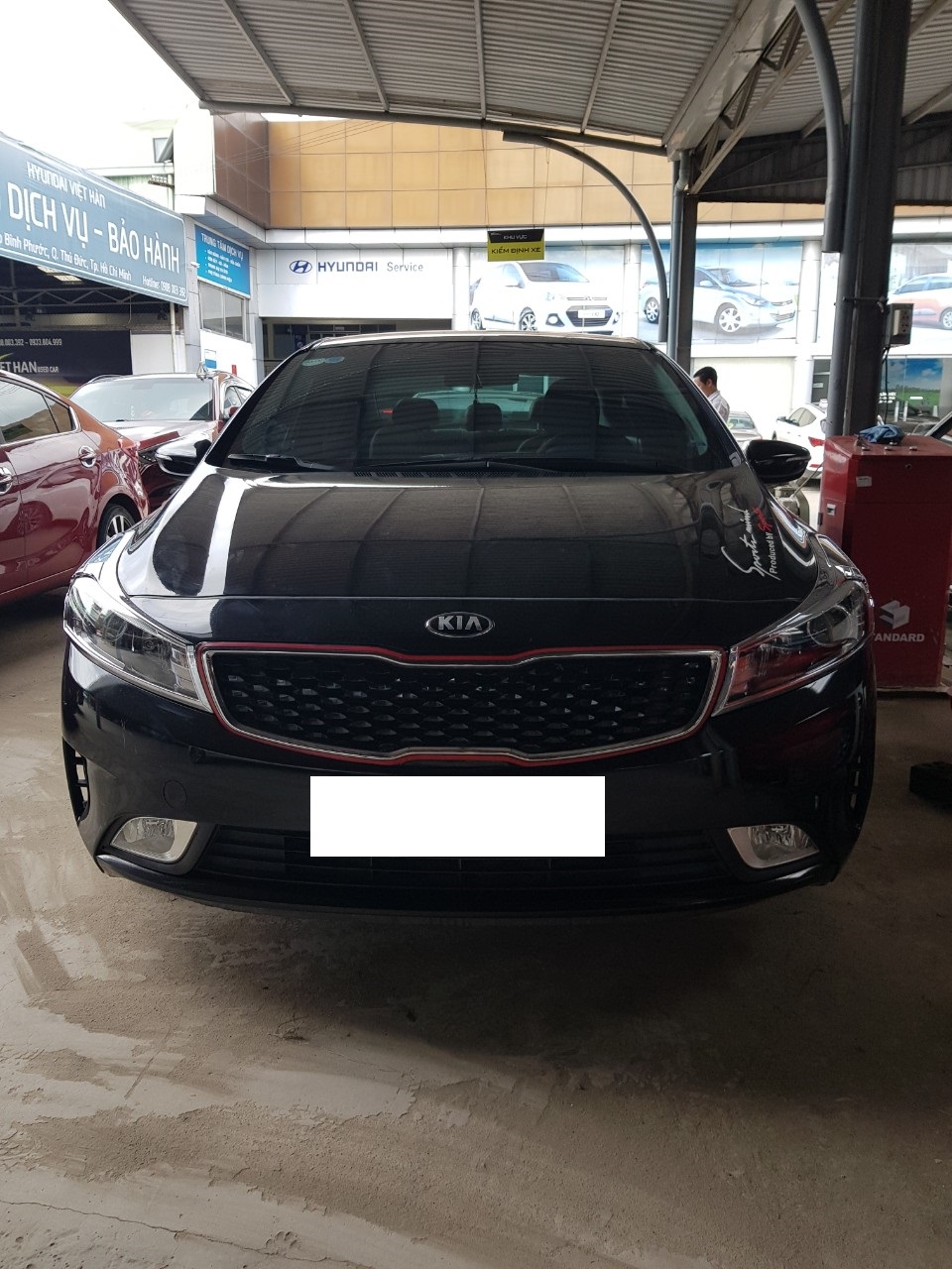 Kia Cerato  1.6MT 2016 - Bán xe Kia Cerato 1.6 MT, số sàn, đời 2016, màu đen, xe đi gia đình