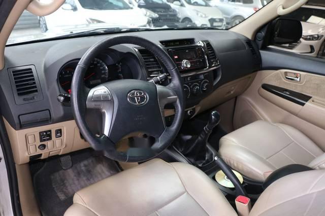 Toyota Fortuner G 2.5MT 2016 - Bán Toyota Fortuner G 2.5MT 2016, màu bạc số sàn, biển SG