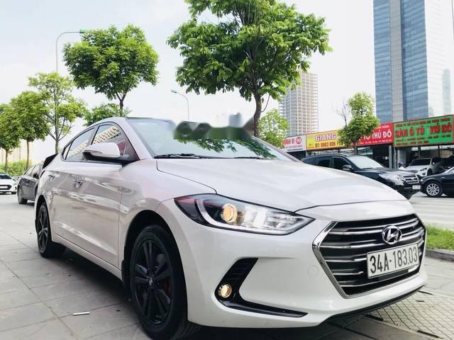 Hyundai Elantra   1.6AT 2016 - Bán Hyundai Elantra 1.6AT đời 2016, màu trắng, 598tr