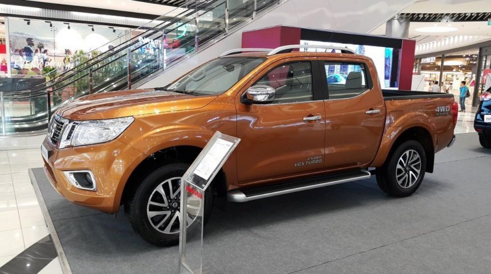 Nissan Navara VL 2018 - Bán xe Nissan Navara VL năm sản xuất 2018, màu cam, nhập khẩu, 785 triệu