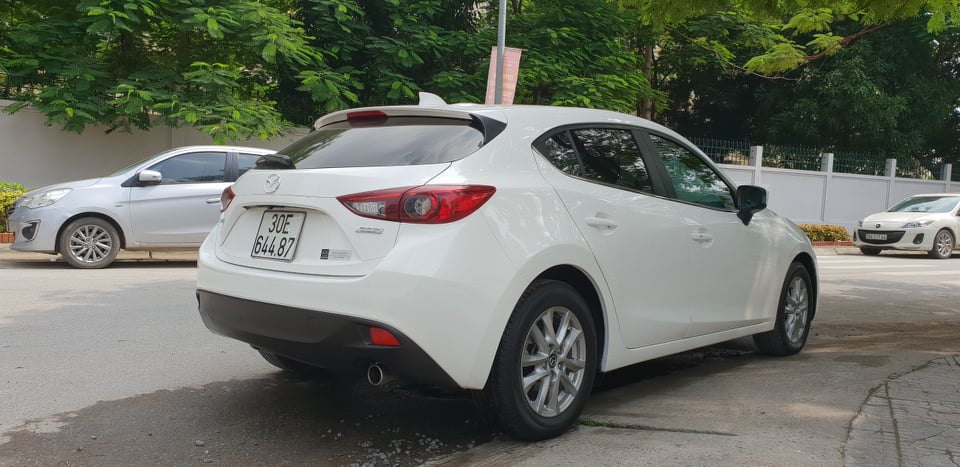 Mazda 3 1.5L AT 2016 - Cần bán xe Mazda 3 năm 2016, màu trắng, nhập khẩu