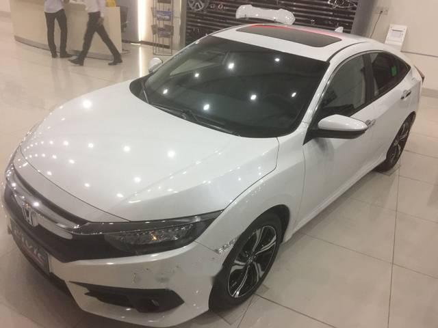 Honda Civic   1.5 L Turbo  2018 - Bán Honda Civic 1.5 L Turbo sản xuất năm 2018, màu trắng, giá 903tr